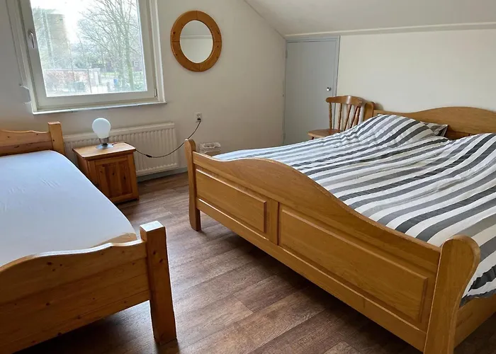 Cosy Holiday Home With Pet Friendly Garden