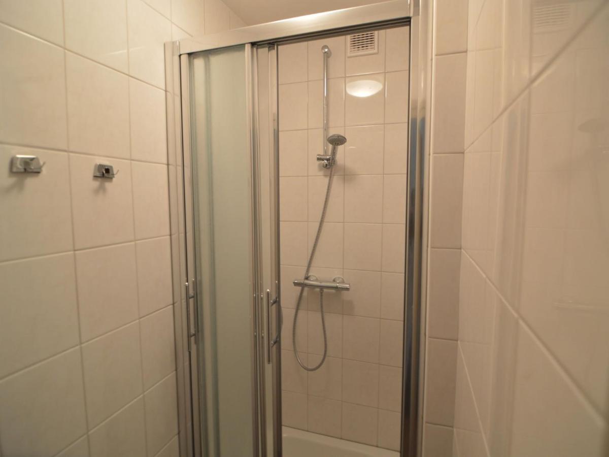 Cosy With Pet Friendly Garden Holiday home